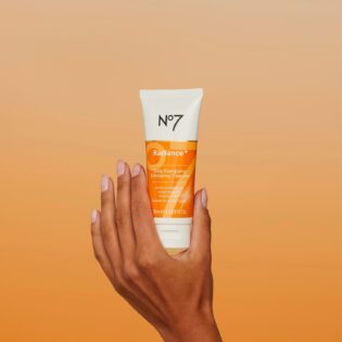 No 7 daily energizing exfoliating cleanser